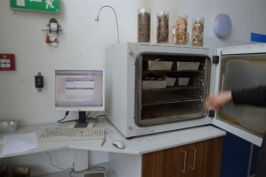 oven for drying chip samples
